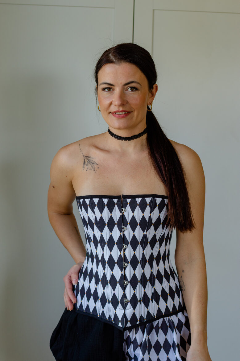 Half bust black harlequin corset size 38