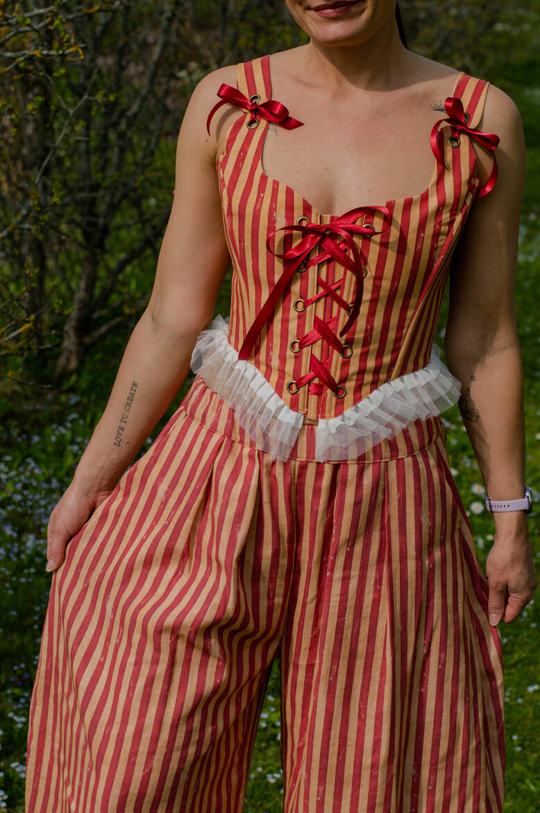Red stripes vintage corset