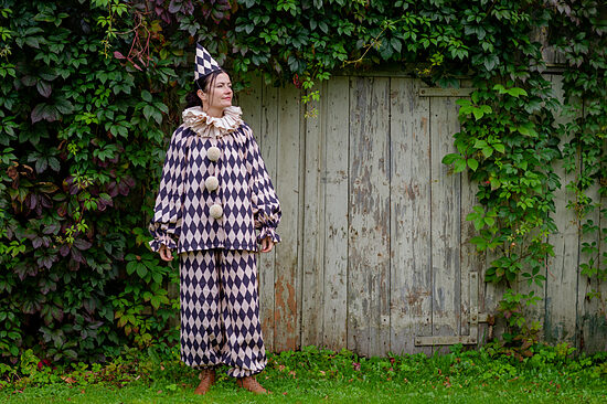 Black and Beige Harlequin set