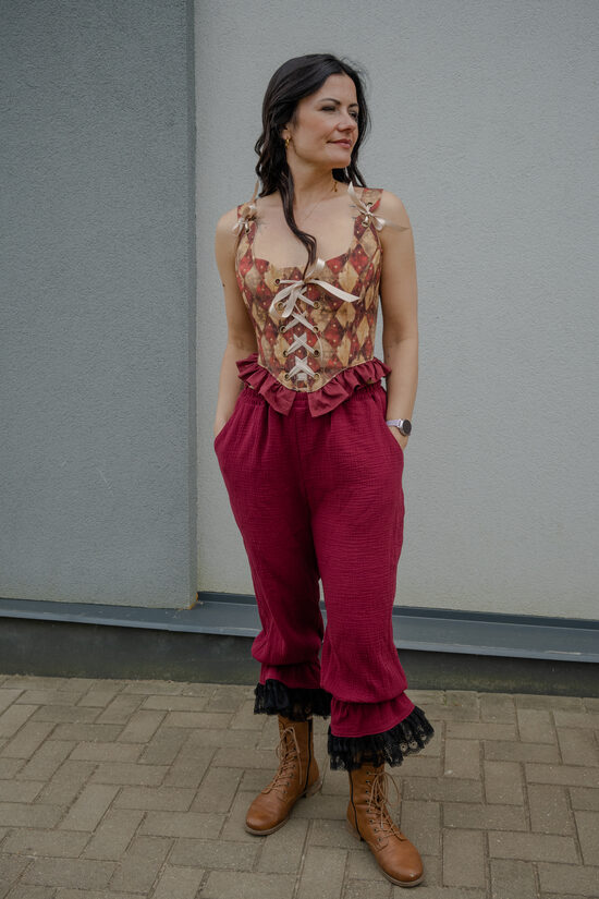 Bordeaux pants with Lace Hem