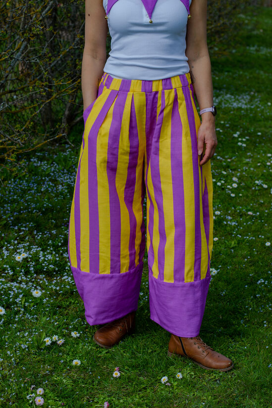 Purple and yellow balloon pants size XS